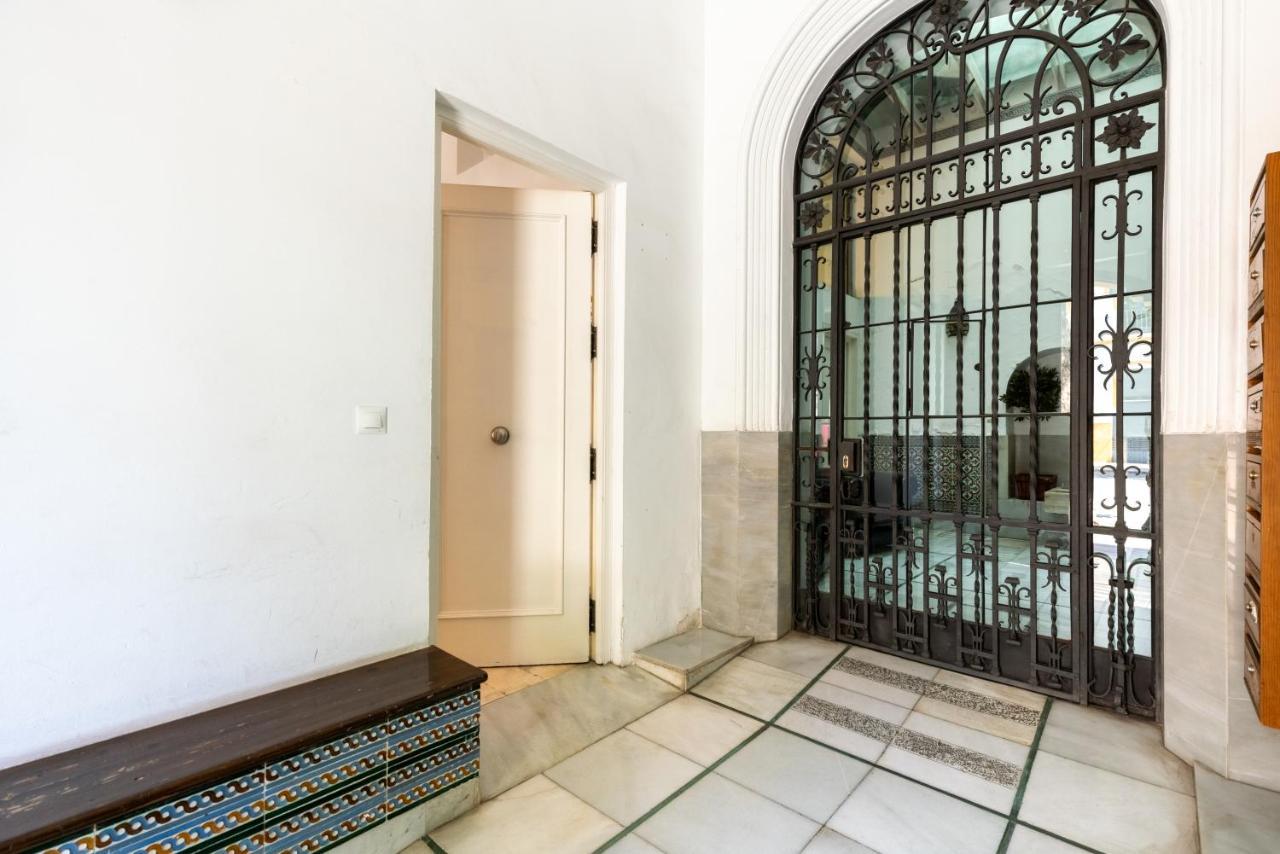 Apartamento Trahzo Sevilla Bagian luar foto