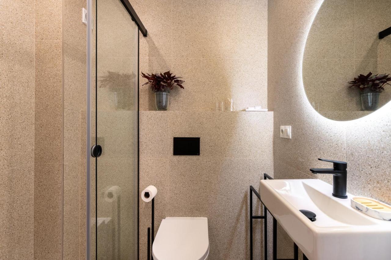 Apartamento Trahzo Sevilla Bagian luar foto
